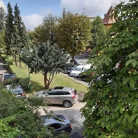 2 Bedrooms Apartament Braszów