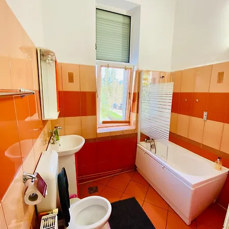 דירה 2 Bedrooms
