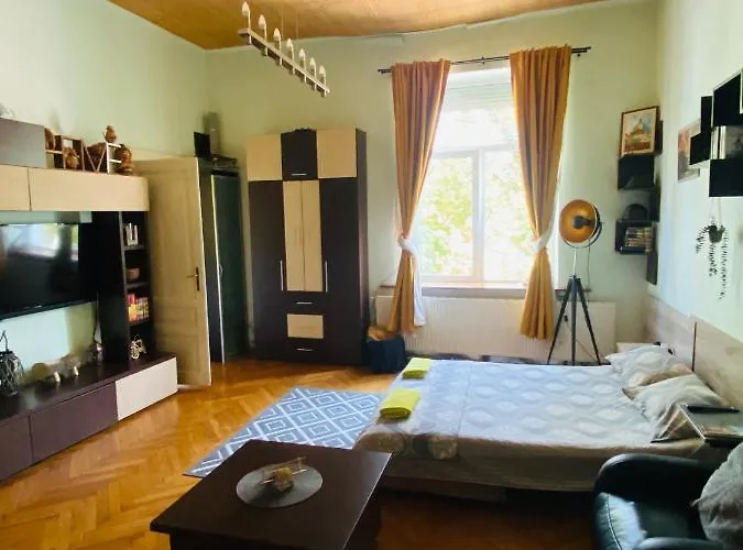 2 Bedrooms Braszów